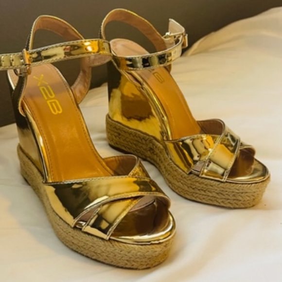 X2B Gold Espadrille Wedge Sandals Size 6 - Picture 3 of 3